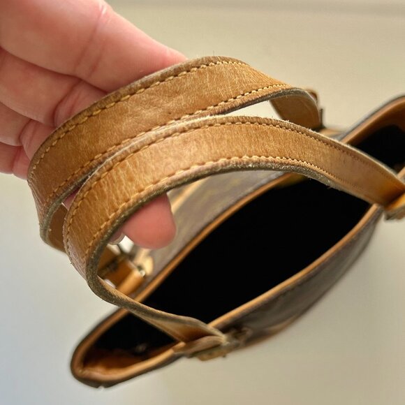 Louis Vuitton Vintage Monogram Bucket Bag - Picture 8 of 10